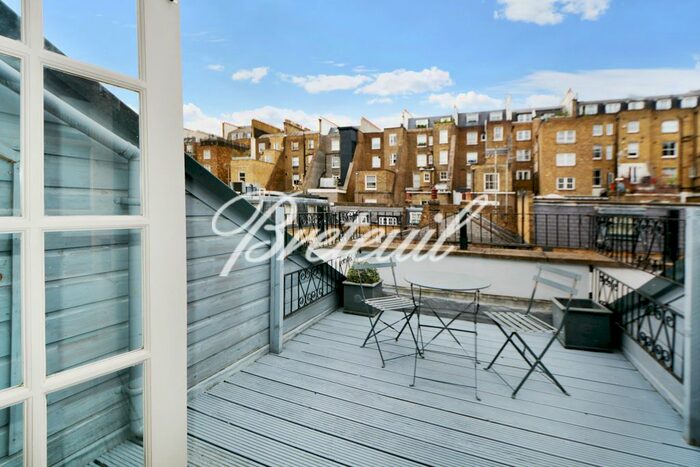 3 Bedroom Flat To Rent In Queen`S Gate Place Mews, London, SW7