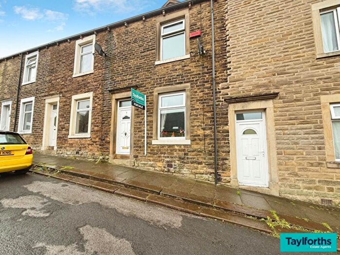 4 Bedroom Terraced House For Sale In Wellington Street, Barnoldswick, BB18