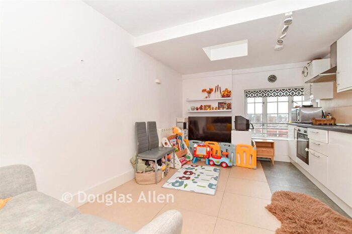 2 Bedroom Flat For Sale In High Street, Barkingside, Ilford, Essex, IG6