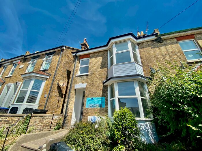 2 Bedroom Flat To Rent In Cecilia Road, Ramsgate, CT11