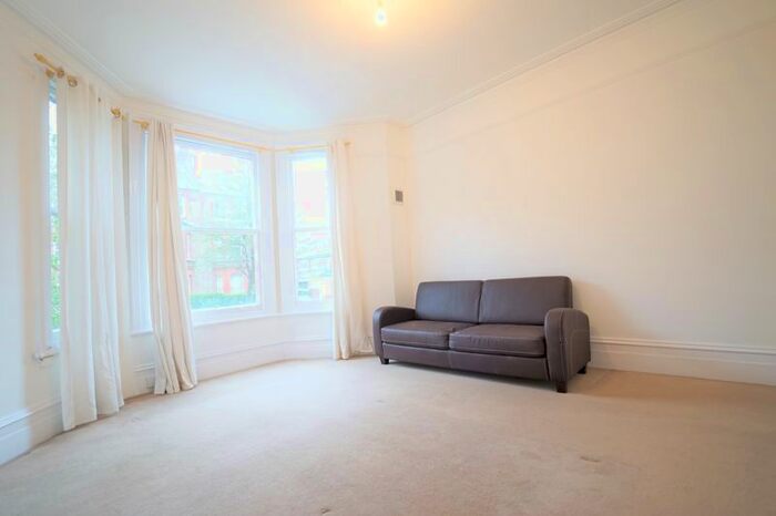 2 Bedroom Flat To Rent In Essendine Road, London, W9