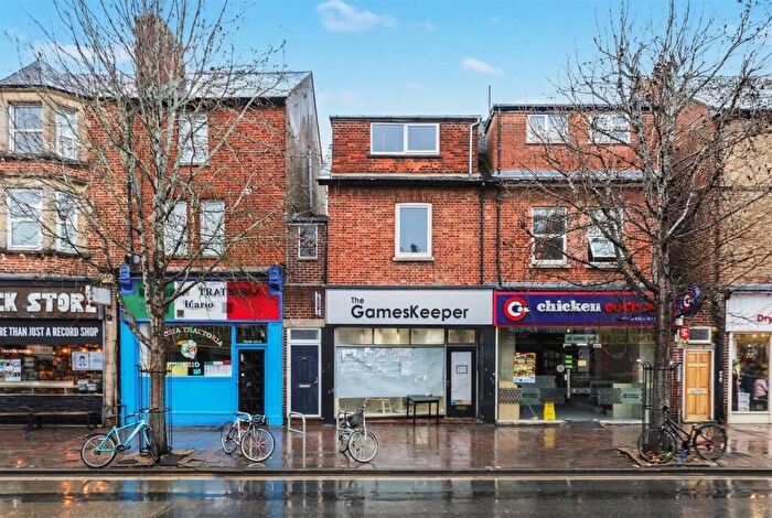 2 Bedroom Apartment To Rent In Cowley Road, Oxford, OX4
