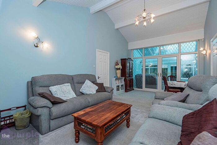 3 Bedroom Detached Bungalow For Sale In Grizedale Close, Bolton, BL1