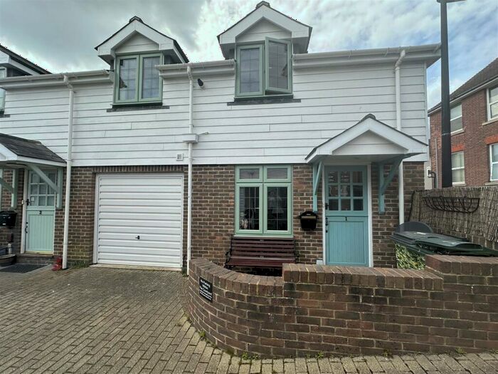 2 Bedroom End Of Terrace House To Rent In Wharf Road, Eastbourne, BN21