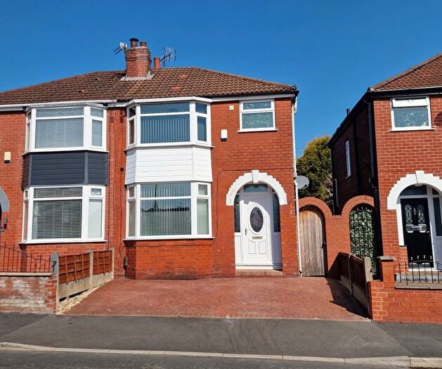 3 Bedroom Semi-Detached House To Rent In Nelson Drive, Droylsden, M43