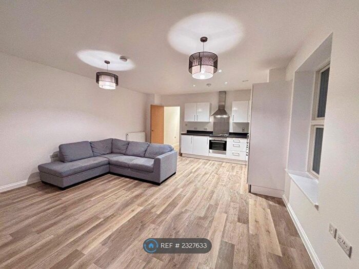 1 Bedroom Flat To Rent In Cherry Blossom Court, London, W4