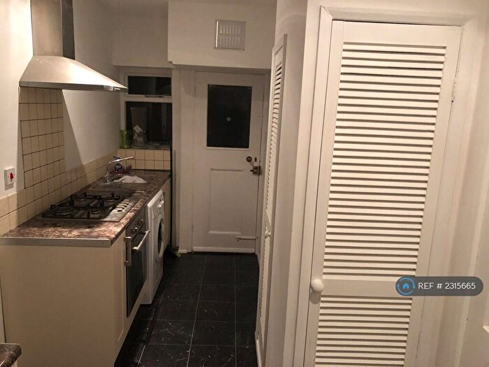 1 Bedroom Flat To Rent In Whitstable Road, Canterbury, CT2