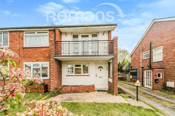 2 Bedroom Maisonette To Rent In Keswick Gardens, Woodley, RG5