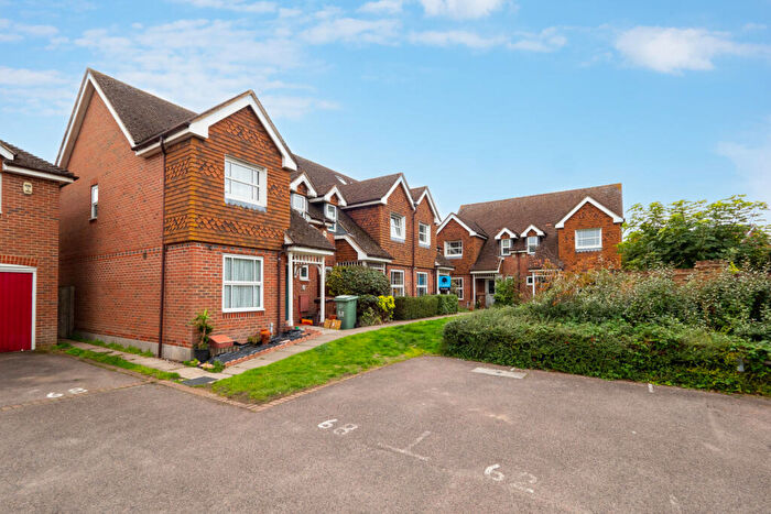 4 Bedroom End Of Terrace House To Rent In Kenny Drive, Carshalton, Surrey, SM5