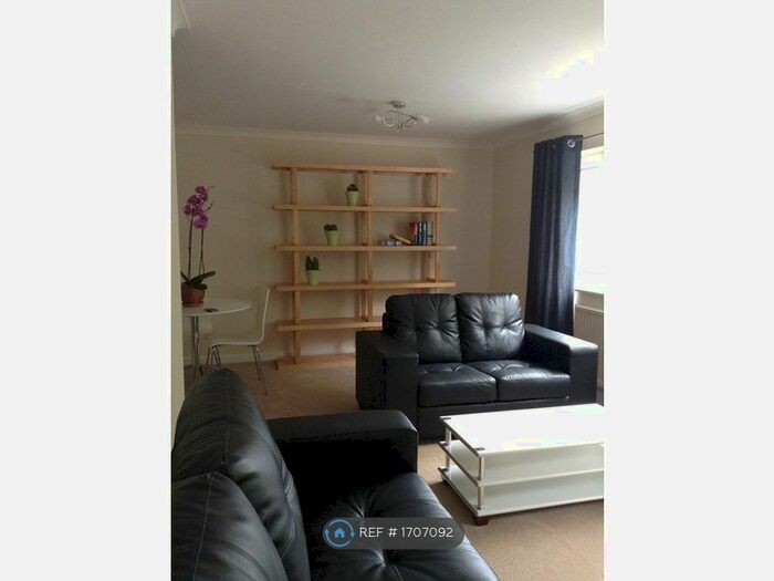 2 Bedroom Flat To Rent In St. James Court, Chester, CH2