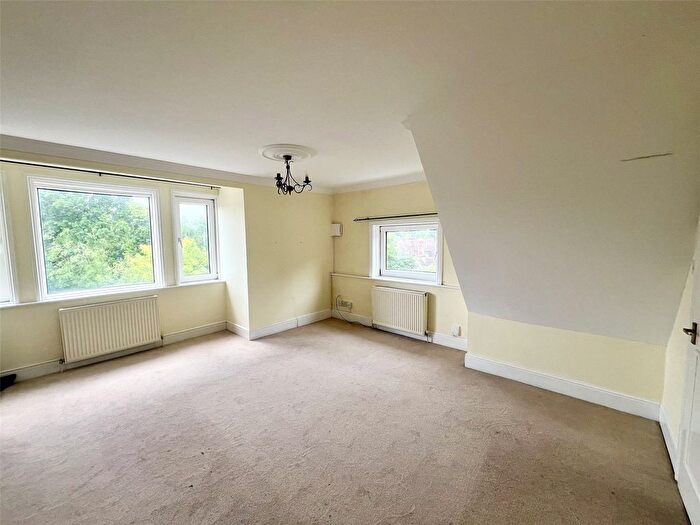 1 Bedroom Flat For Sale In Croydon Road, Reigate, Surrey, RH2