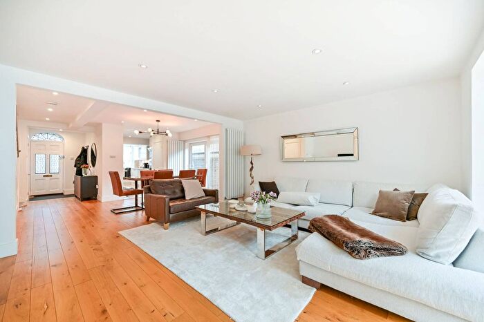 3 Bedroom Property To Rent In Grange Road, Kingston, Kingston Upon Thames, KT1