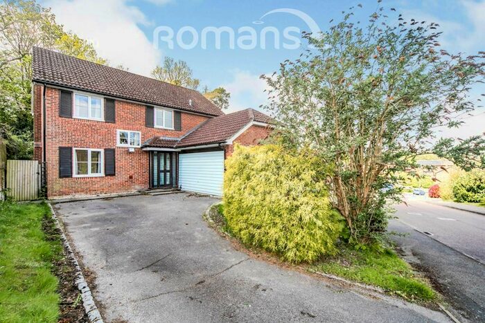 4 Bedroom Detached House To Rent In Valley Road, RG7