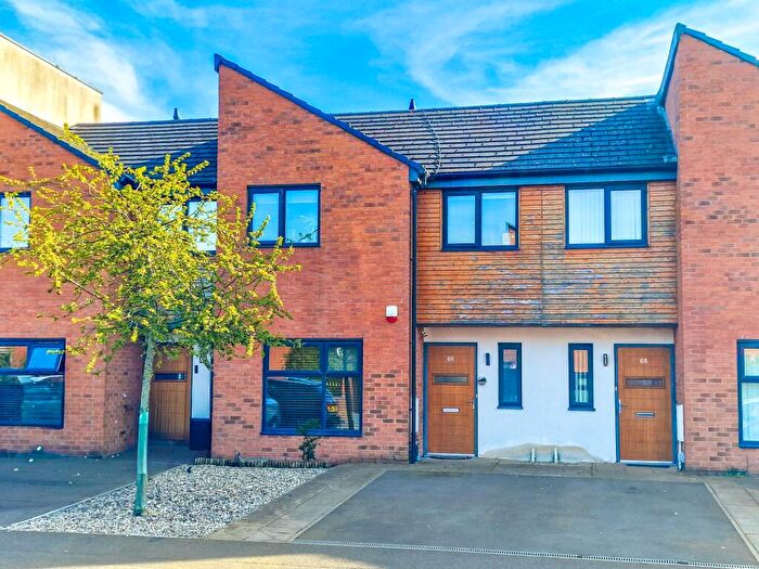 3 Bedroom Terraced House For Sale In Oxford Mews, Oxford Street, Bury, BL9