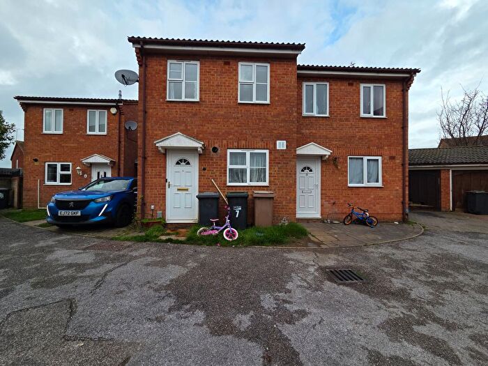 3 Bedroom Property To Rent In Radstone Place, Luton, LU2