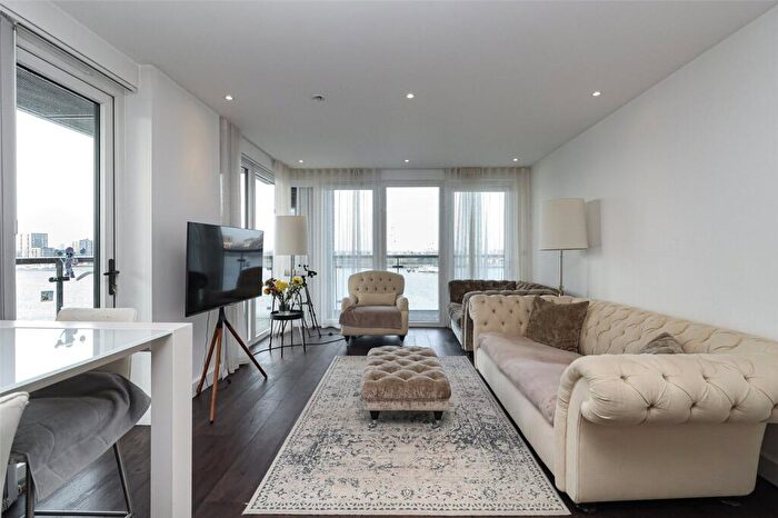 3 Bedroom Apartment For Sale In Duke Of Wellington Avenue, Royal Arsenal, SE18