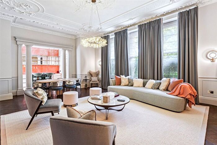 2 Bedroom Flat To Rent In Eaton Square, Belgravia, London, SW1W