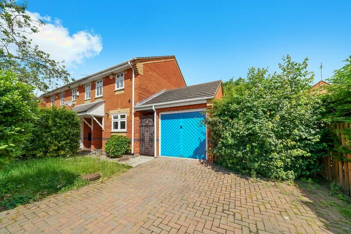 2 Bedroom End Of Terrace House To Rent In Fletcher Close, London, E6