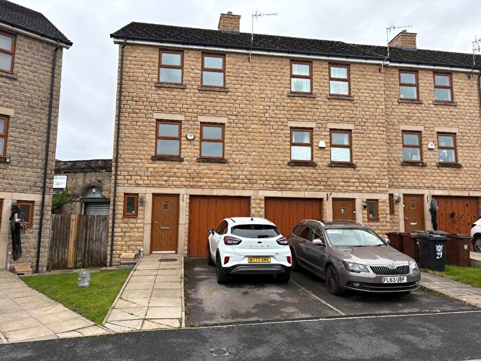 3 Bedroom Town House To Rent In Rhodes Top, High Peak, Derbyshire, SK13