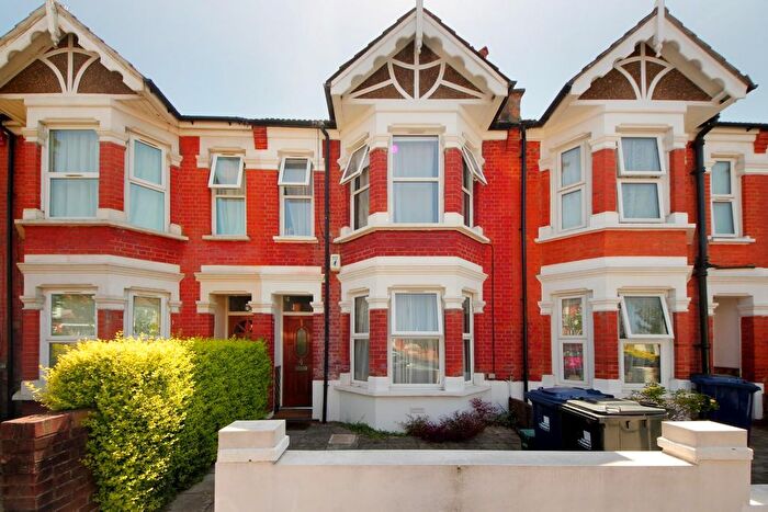 3 Bedroom Property To Rent In Drayton Avenue, W13