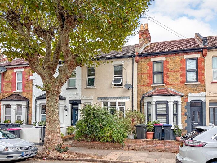 3 Bedroom Property For Sale In Osborne Road, Westcliff-On-Sea, SS0