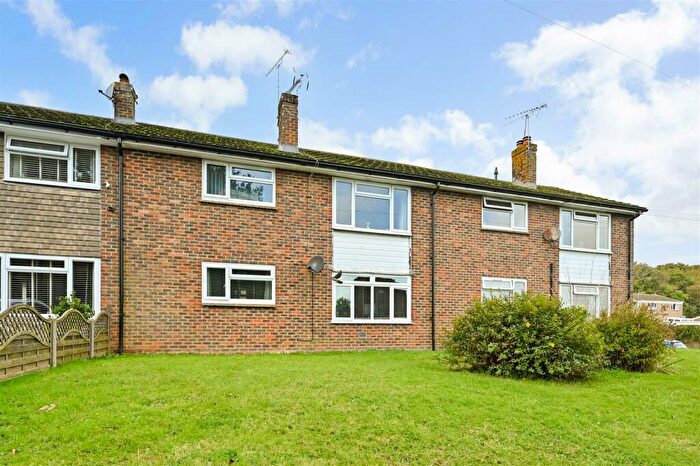 2 Bedroom Flat To Rent In Herington Road, Arundel, BN18