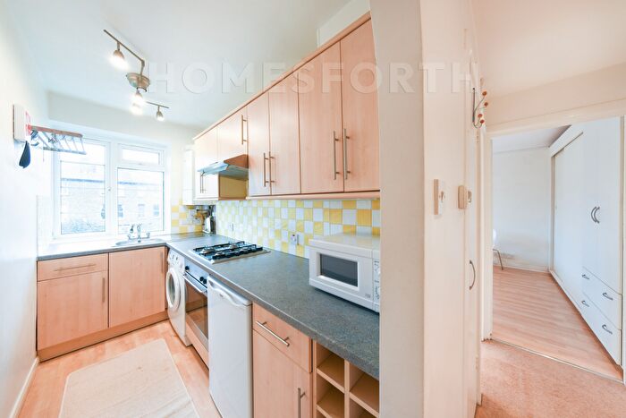 1 Bedroom Flat To Rent In Fordwych Court, Shoot Up Hill, Kilburn, NW2