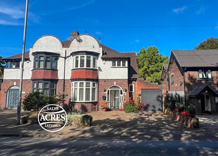 4 Bedroom Semi-Detached House For Sale In Thornhill Road, Streetly, Sutton Coldfield, B74