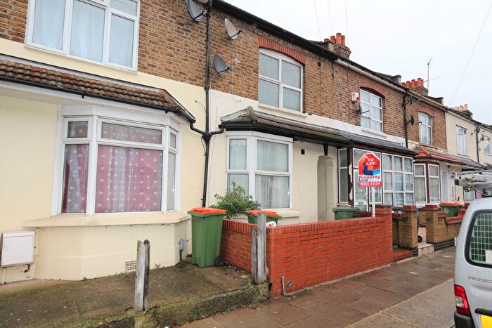 2 Bedroom Flat To Rent In Ferndale Road, London, E7