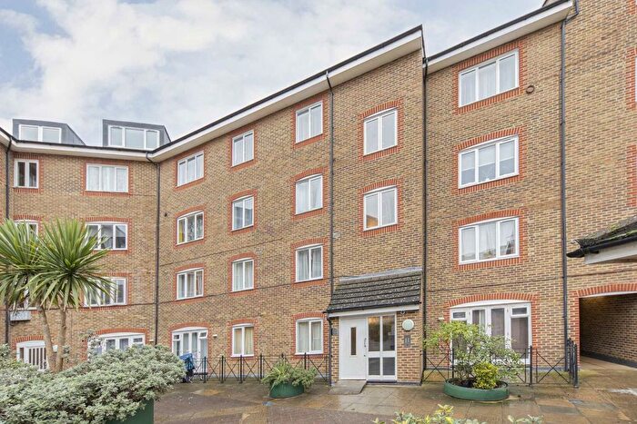 2 Bedroom Flat To Rent In Church Road, Acton, W3