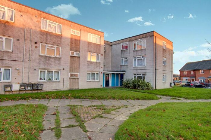 1 Bedroom Apartment To Rent In Caburn Court, Crawley, RH11
