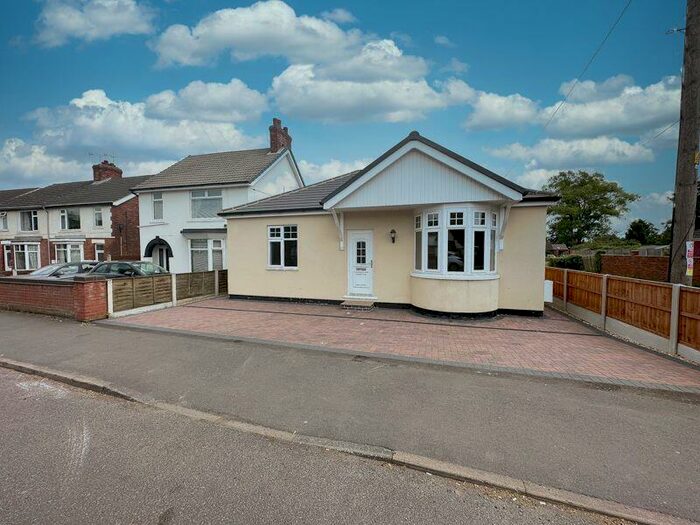 3 Bedroom Detached Bungalow To Rent In Ashby Road, Scunthorpe, DN16