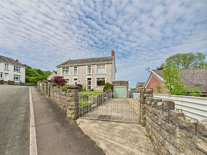 3 Bedroom Semi-Detached House For Sale In New School Road, Garnant, Ammanford, SA18