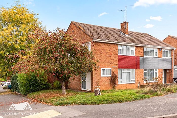 3 Bedroom Semi-detached House For Sale In Greygoose Park, Harlow, CM19