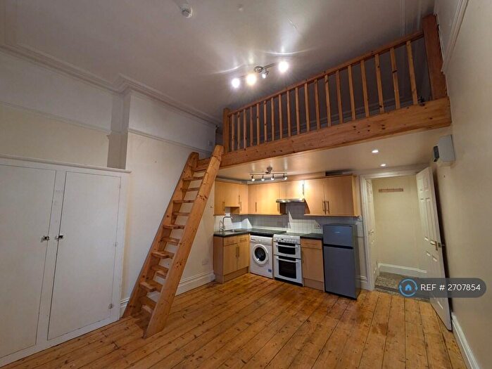 Studio To Rent In Blenheim Road, Bristol, BS6