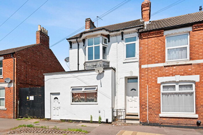 2 Bedroom Maisonette For Sale In Canon Street, Kettering, NN16