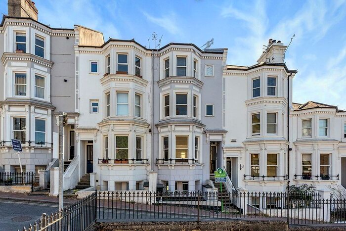 1 Bedroom Flat To Rent In South Grove, Tunbridge Wells, Kent, TN1