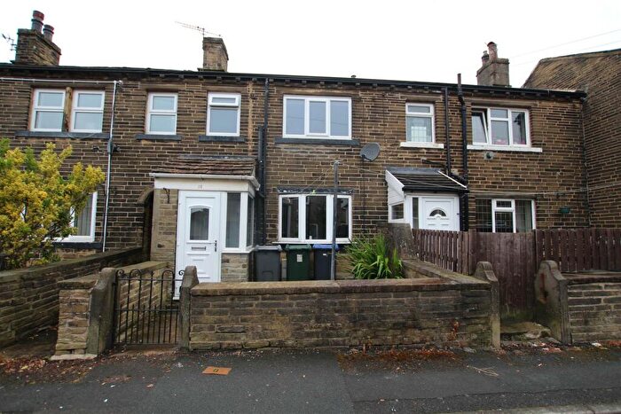 2 Bedroom Terraced House To Rent In North Parade, Allerton, Bradford, BD15