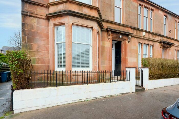 3 Bedroom Flat To Rent In George Street, Helensburgh, Argyll And Bute G84