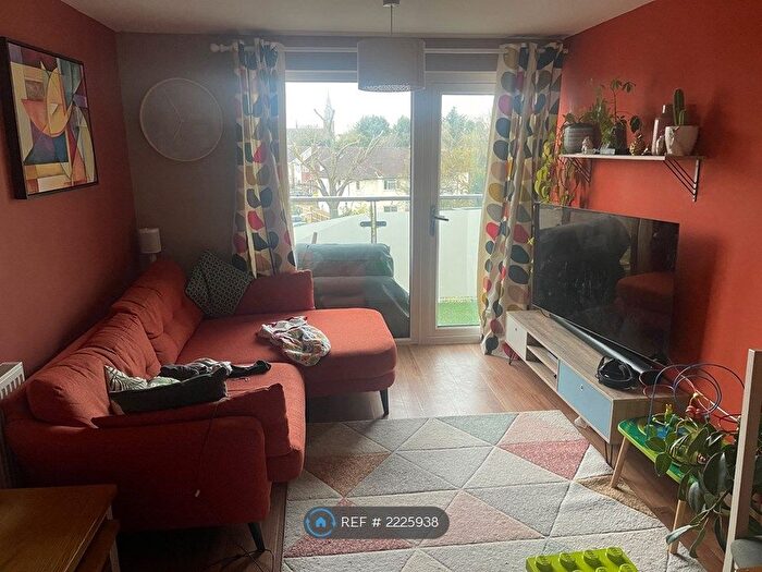 2 Bedroom Flat To Rent In Azzura House, Bromley, BR2