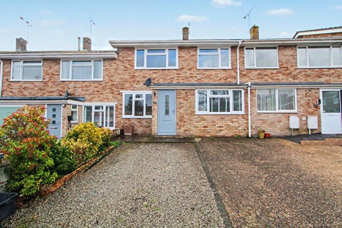 3 Bedroom Terraced House To Rent In Clare Gardens, Petersfield, Hampshire, GU31