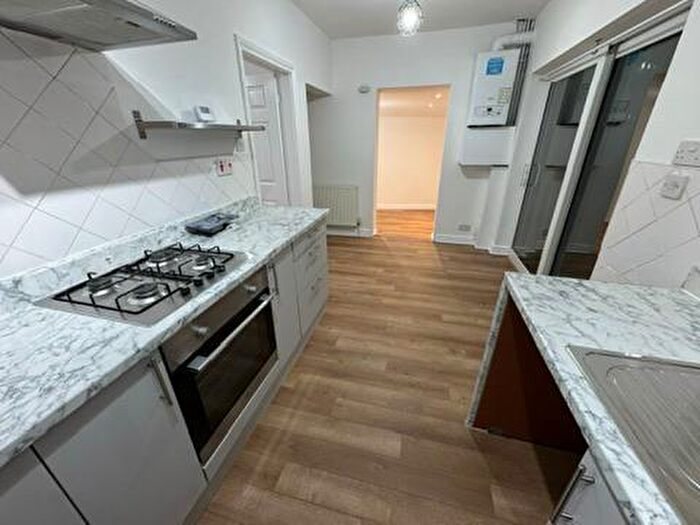 3 Bedroom Semi Detached House To Rent In Rose Avenue, Oldbury, B68