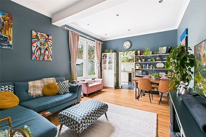 2 Bedroom Flat For Sale In Mount Nod Road, London, SW16