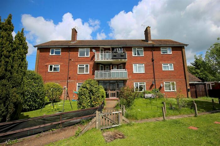 2 Bedroom Flat To Rent In Fairfield Road, Borough Green, Sevenoaks, TN15