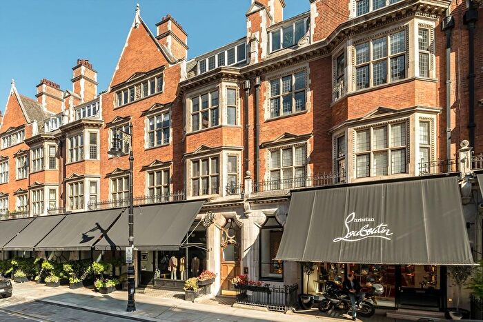 3 Bedroom Flat For Sale In Mount Street, Mayfair, W1K