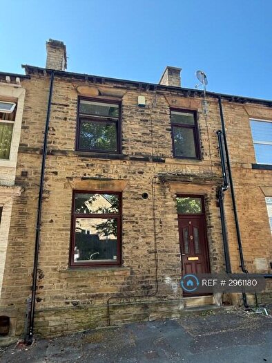 2 Bedroom Terraced House To Rent In Valley Road, Cleckheaton, BD19