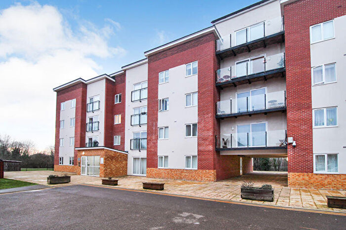 1 Bedroom Flat For Sale In Harrow Close, Bedford, MK42