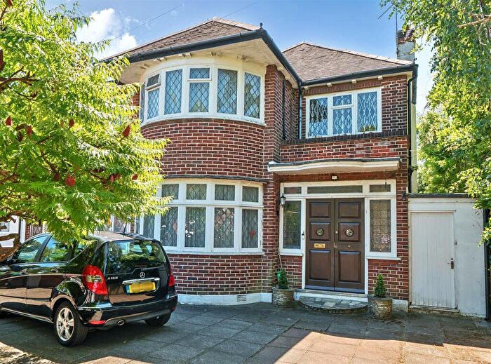 4 Bedroom Semi Detached House For Sale In Dobree Avenue, London, NW10