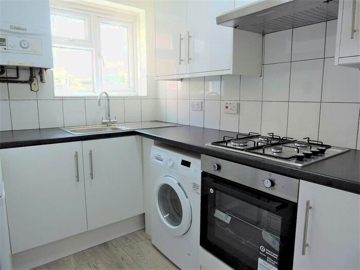 2 Bedroom Flat To Rent In Hill Close, Arkley, Barnet, EN5