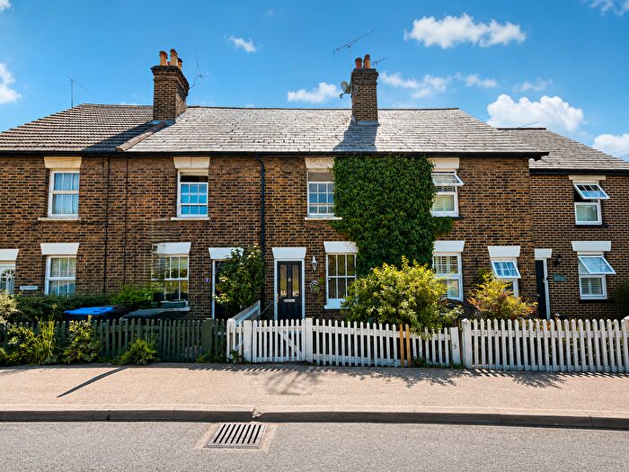 2 Bedroom Cottage To Rent In Newchapel Road, Lingfield, RH7